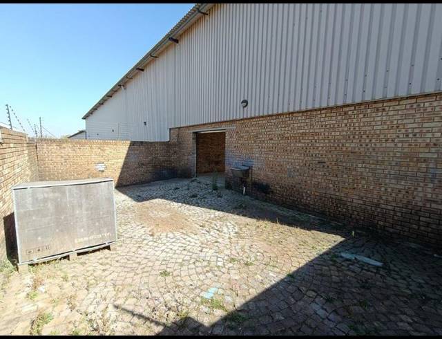 INDUSTRIAL PROPERTY TO RENT IN STORMILL